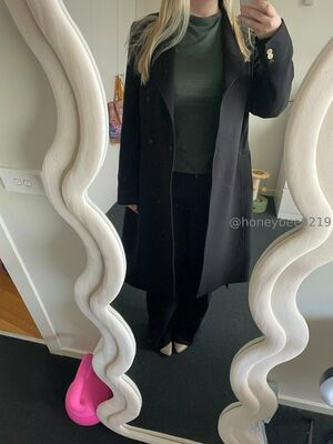 honeybee9219 / isabella.honeybee