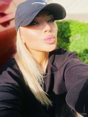 Julesblodna39 / jsantos1111