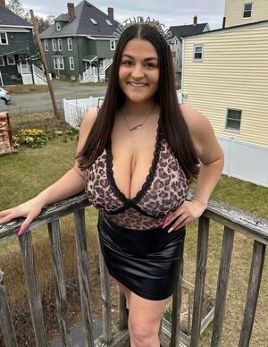 Alexa Bezjian / __its__alexa / _alexab123 / alexabez / laurenalexis_x