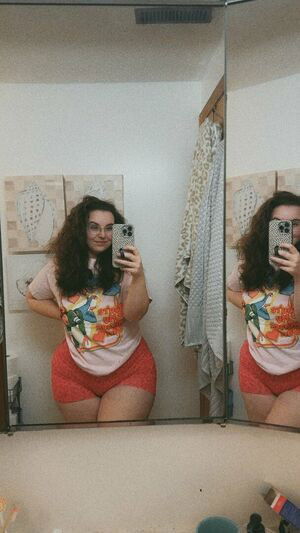 curlyfries / curlyfrycrissy / curvycurlychrisy