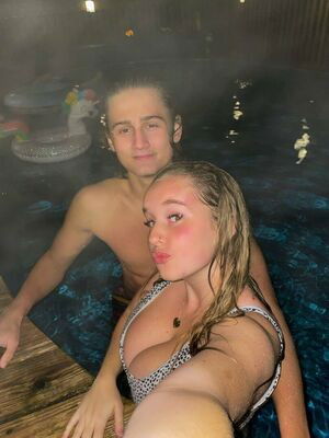 Hailey F / hail_to_the_art / little_hails_free