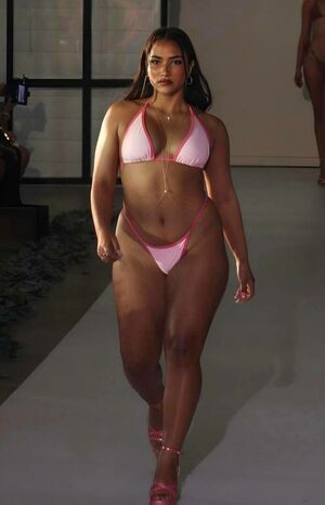 Sienna Mae Gomez / sienna_mae / siennamaegomez