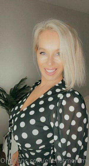 ella_hotmom / ellehotmommy