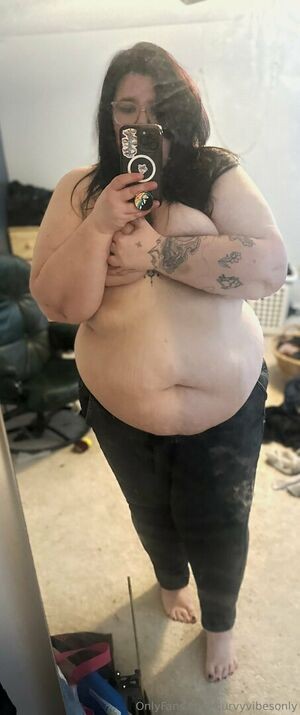 carla.ann57 / curvyvibesonly