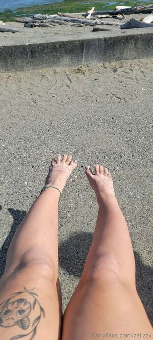 whothefuckiszizzy / zejizzy