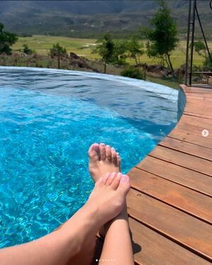 feet_lou / feetloulou