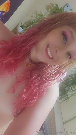 miss_emilyhaze / realemilyhaze