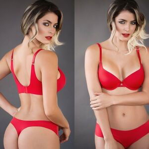 Cristina Hurtado / crisshurtado / cristinahurtado30