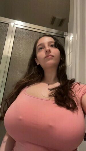 BustyMor N / bustyamore / gorgeous_n_busty / mor.nissan