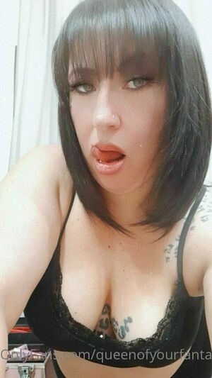 queennaf_ / queenofyourfantasies