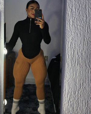 Karen Lozanofit / Liz Villanueva / karenloz13 / u137590114