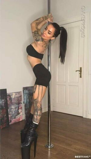 cherryrebelle / cherryrebelle_