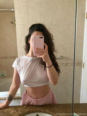 Emily Jane / about / emilyyjaneee / literallyjustemily / princessemx