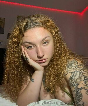 mstrssfox / steisy_foxxx