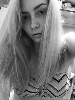 __liberianbeauty / rosy_blondbabe