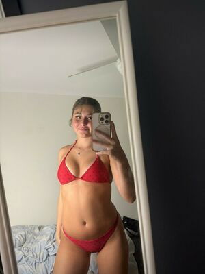 emeliajoness / missemelia7 / missemelia_7