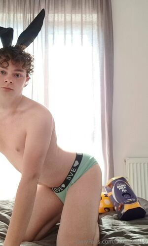 bennyboi19 / bennyboo1989