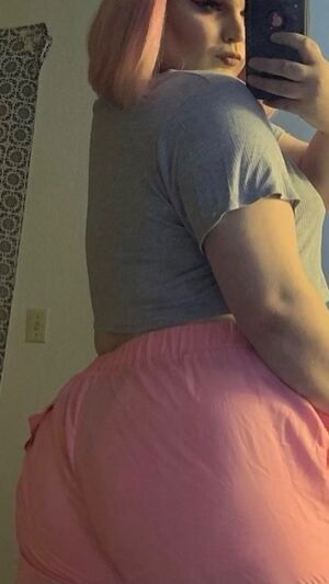 Mercicoxx Matilyn Matilyn.xo / matilynxo / u12491840 / u12491840...