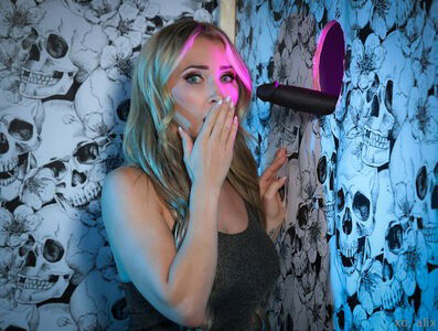 alixlynx / thealixlynx