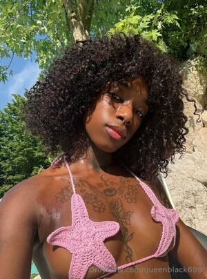 queenblack339 / queenblack699