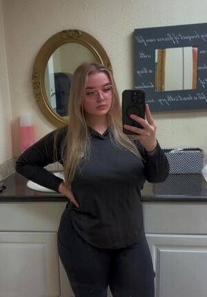 Big Boob MILF / Nadia A Aka Grevision / Nadiaisgr8 / grey_vision_ / greyvision / nadiaisgr8_