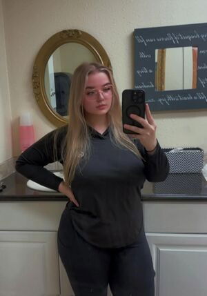 Big Boob MILF / Nadia A Aka Grevision / Nadiaisgr8 / grey_vision_ / greyvision / nadiaisgr8_