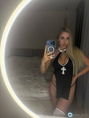 Jasmine Mills / jasmine__mills / jasmine_mills