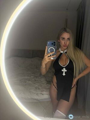 Jasmine Mills / jasmine__mills / jasmine_mills