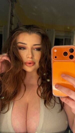 Chvrlctte - / Shhhar / chvrlctte