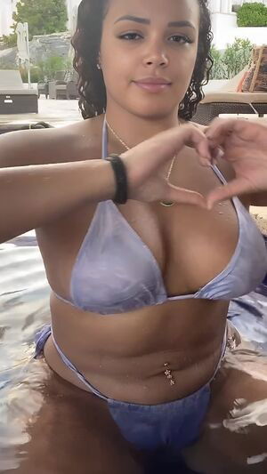 Honeyluuv / honeyluv