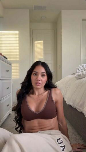 Ashley Flores / Empty-Abroad1265 / ashleyestonly / ashleyflores_02 / ashleyfloresfit