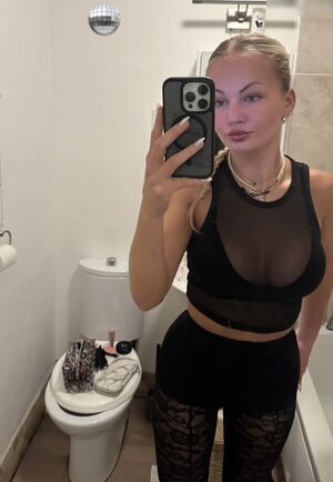 Lexy Stevens / lexyxstevens / lexyxstevens101