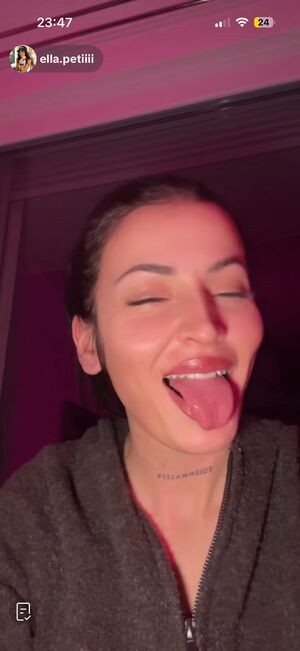 Ella_petii / ellapetiii / ellas_paradies