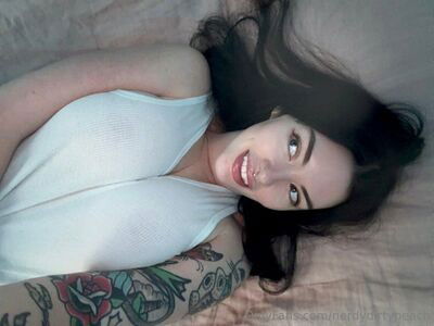 nerdydirtypeach / the_nerdy_peach