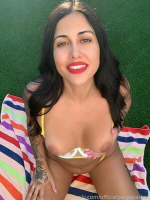 iampaigeparker / officialpaigeparker