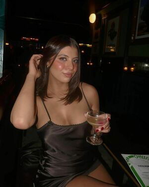 Asha Lanzoni / _ashalanzoni_ / laylowasha