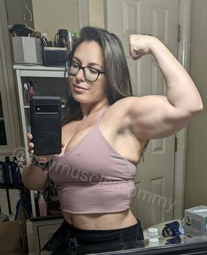 Muscle Mommy / musclemommy2 / paymusclemommy