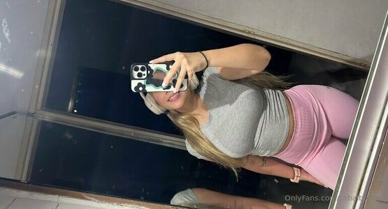 _wannabpaigeb_ / sabalbunny