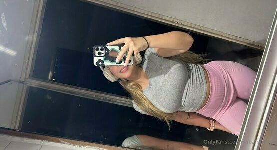 _wannabpaigeb_ / sabalbunny