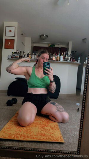 thebedr00mbully / therealarieydior