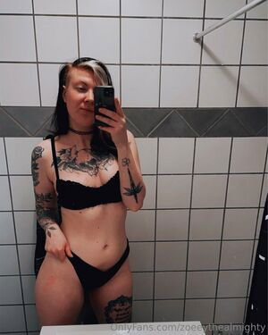 thetaylorxmichele / zoeeythealmighty