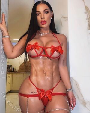 Nadine Kerastas / nadine_kerastas / nadinekerastas