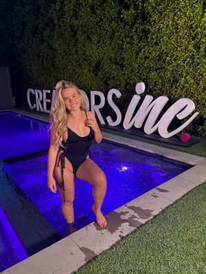 Ellie Blue / Ellie62724643 / elliebluegregoria / ellieblueivy / elliebluemodel