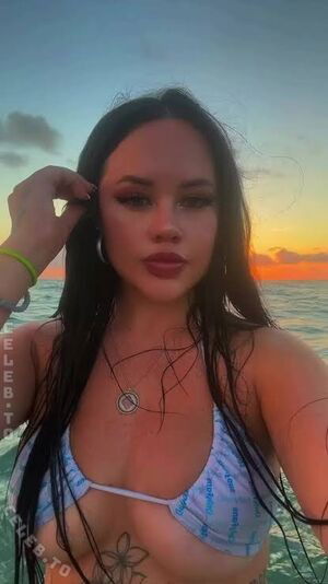 Madalina Moon / MadalinaMoon / madalina.moon