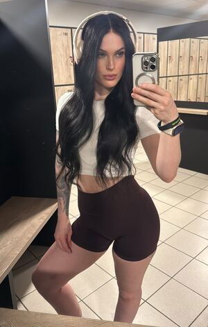 freyasha / freyasha_fashion / treasureoftheelfs