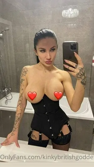 kinkybritishgoddess