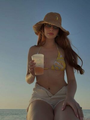 Charlotte Dobre