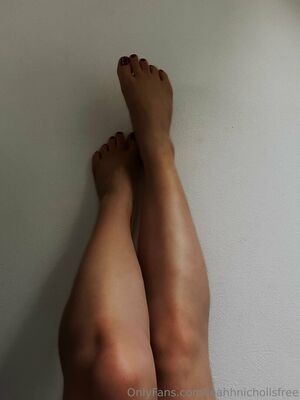 leahhnichollsfree