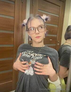 Hottie_lily