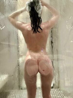 emilybubblebutt